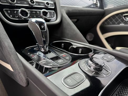 Used 2021 Bentley Bentayga Speed AWD/4WD image 47