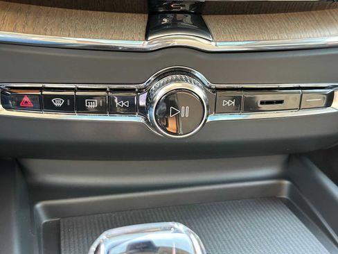 New 2026 Volvo XC60 B5 Plus w/ Climate Package image 29