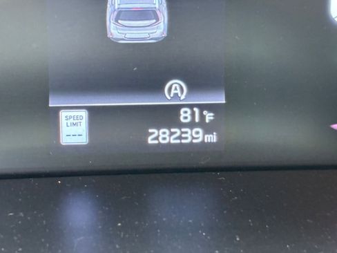 Used 2025 Kia Soul LX w/ LX Technology Package FWD image 9