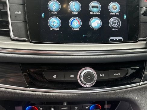 Used 2019 Buick Enclave Essence AWD/4WD image 4