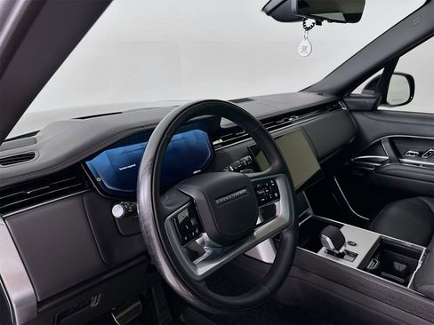 Used 2025 Land Rover Range Rover Long Wheelbase Autobiography image 10