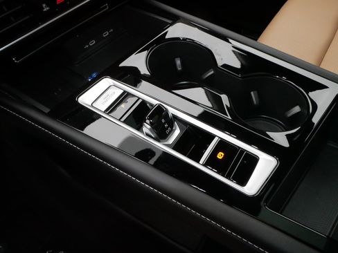 Certified 2025 Volkswagen Atlas Cross Sport SEL R-Line image 24