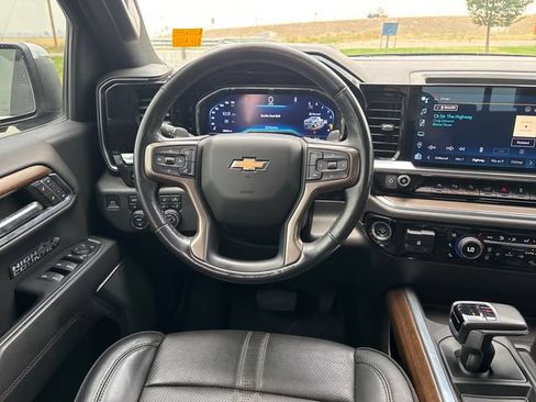 Used 2022 Chevrolet Silverado 1500 High Country w/ Technology Package AWD/4WD image 13