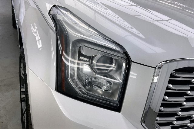 Used 2019 GMC Yukon XL Denali w/ Denali Ultimate Package AWD/4WD image 25