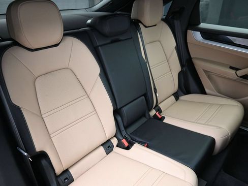 Certified 2024 Porsche Cayenne S AWD/4WD image 26