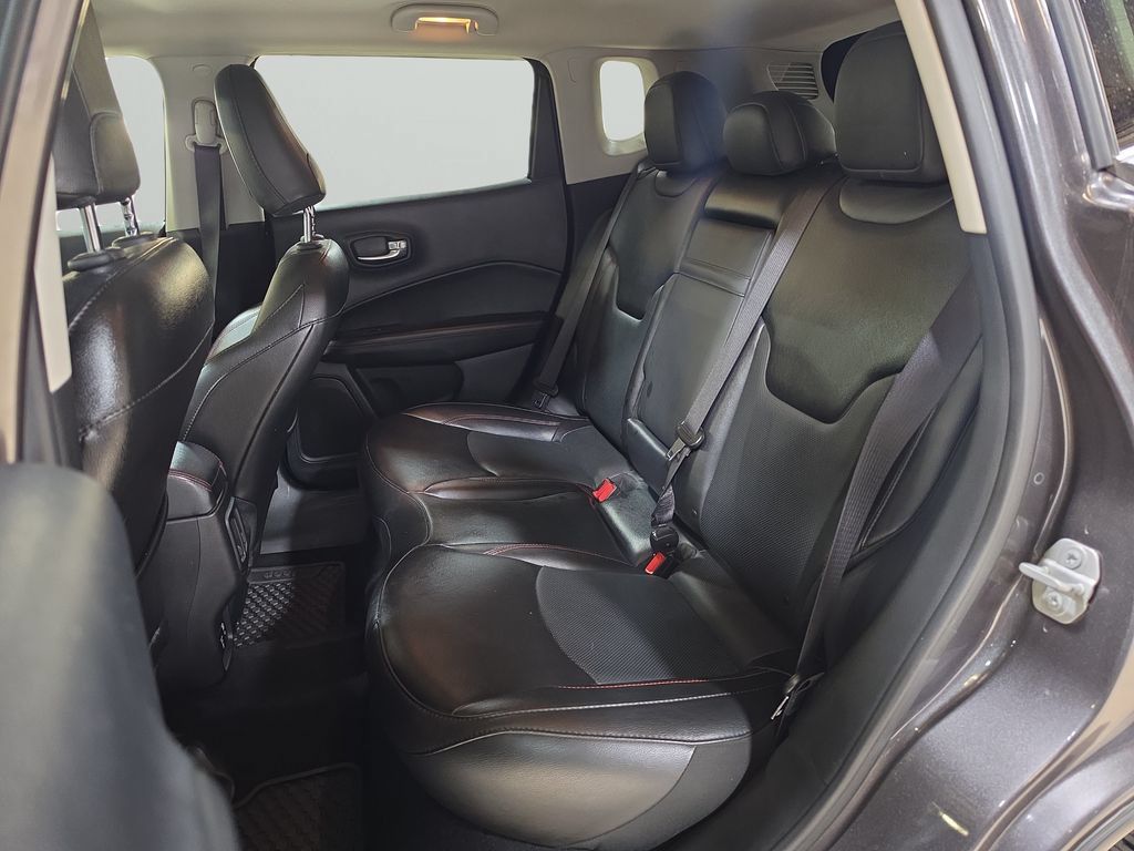 Used 2020 Jeep Compass Trailhawk w/ Leather Interior Group AWD/4WD image 12