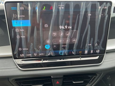 New 2025 Volkswagen Tiguan SE image 26