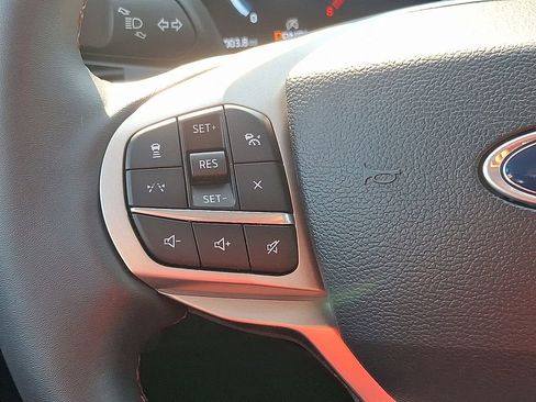 Used 2025 Ford Explorer Active image 20