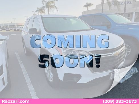 Used 2021 Chevrolet Traverse LS image 1