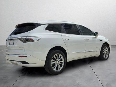 Used 2022 Buick Enclave Avenir w/ Avenir Technology Package FWD image 4