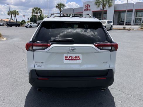 Used 2024 Toyota RAV4 XLE Premium FWD image 4