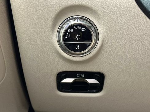 Certified 2025 Mercedes-Benz C 300 Sedan image 32