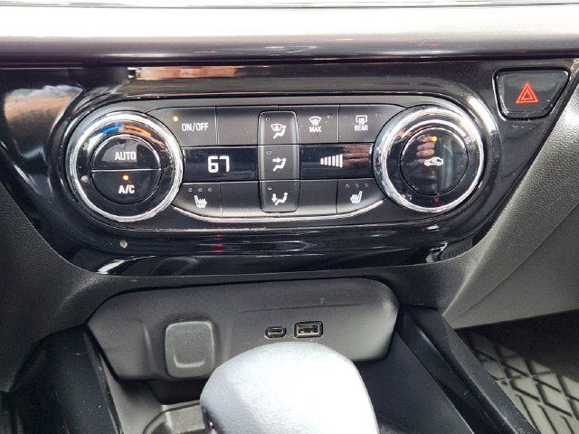 Used 2025 Chevrolet Trax ACTIV w/ Sunroof Package FWD image 23