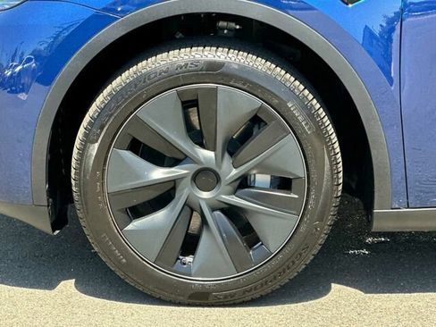 Used 2025 Tesla Model Y Long Range RWD image 34