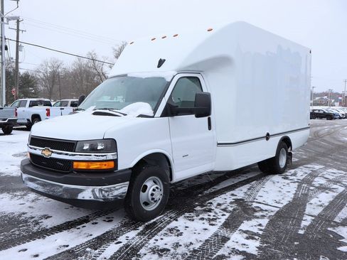 New 2025 Chevrolet Express 3500 w/ Power Convenience Package image 14
