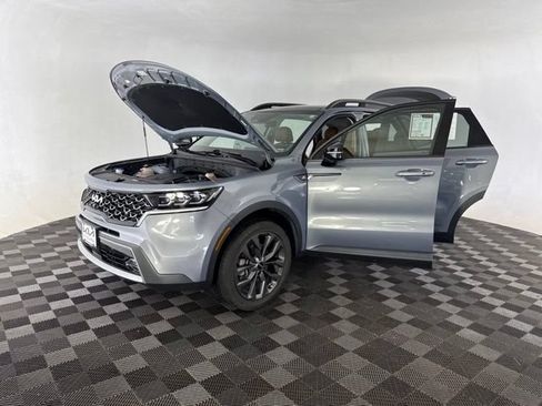 Certified 2023 Kia Sorento SX Prestige AWD/4WD image 12