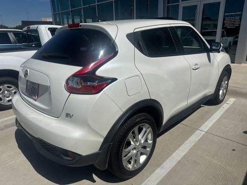 Used 2015 Nissan Juke SV w/ Technology Package FWD image 3