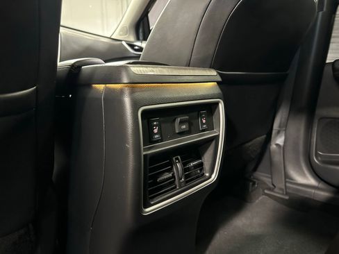 Used 2018 Nissan Murano Platinum FWD image 34