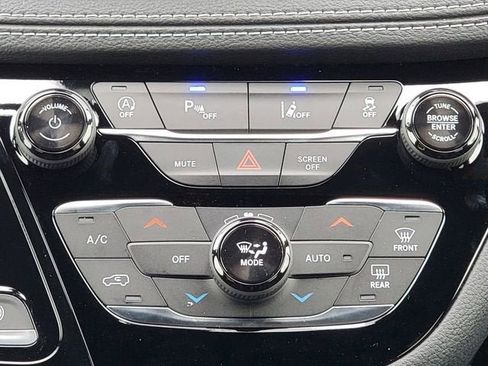 New 2026 Chrysler Pacifica Select w/ S Appearance Package FWD image 29