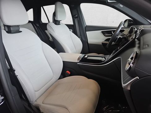 Used 2023 Mercedes-Benz GLC 300 4MATIC image 10