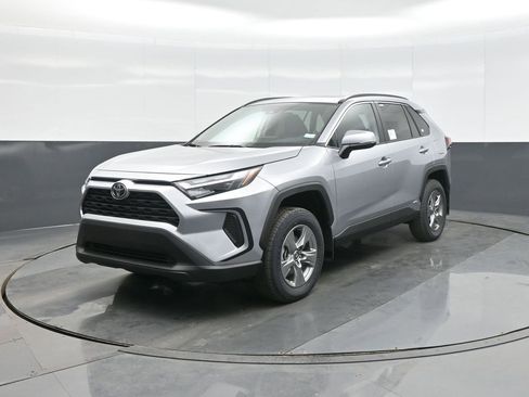 New 2025 Toyota RAV4 XLE image 3