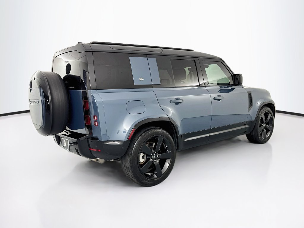 Used 2024 Land Rover Defender 110 X-Dynamic SE AWD/4WD image 5