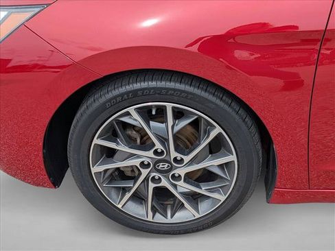 Used 2020 Hyundai Elantra Limited FWD image 25