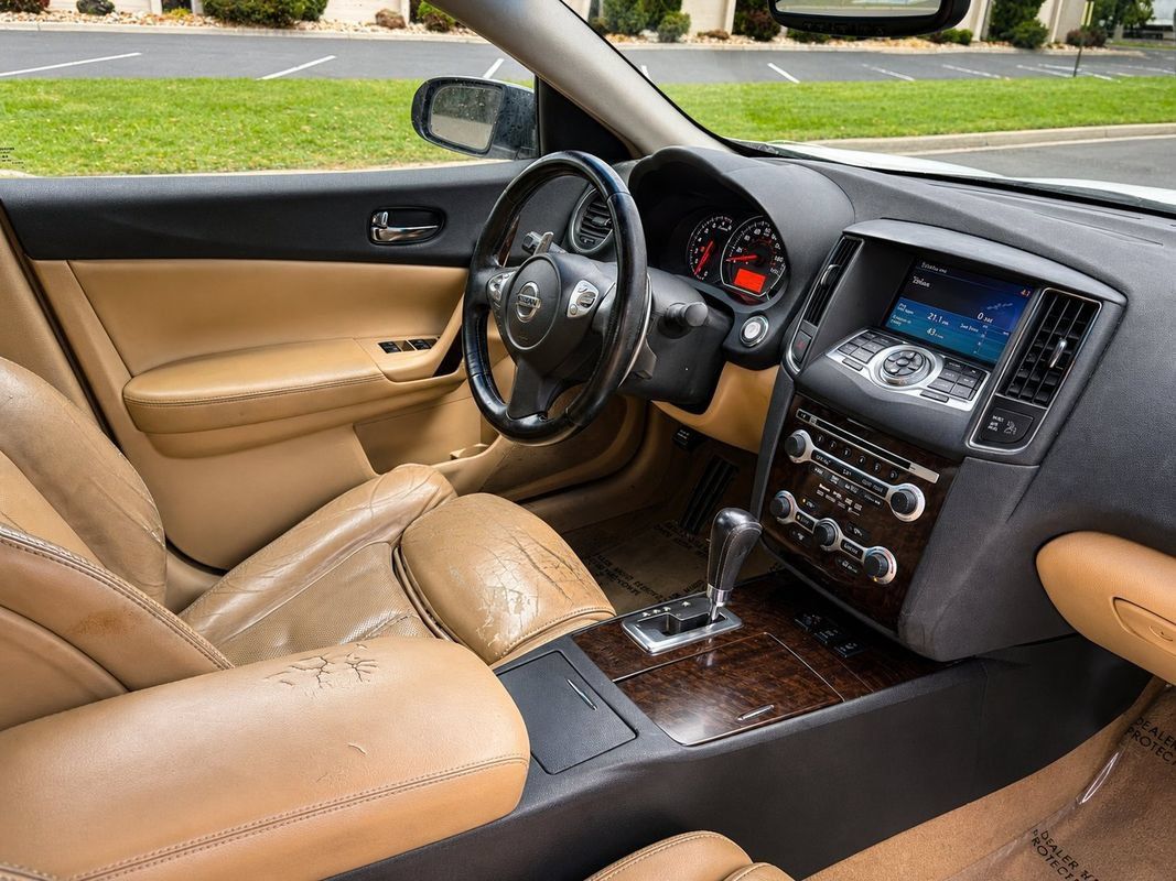 Used 2010 Nissan Maxima 3.5 SV w/ Premium Pkg FWD image 12