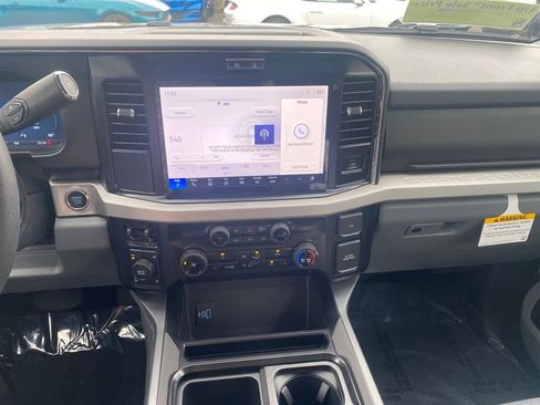 New 2026 Ford F250 XLT w/ XLT Premium Package AWD/4WD image 16