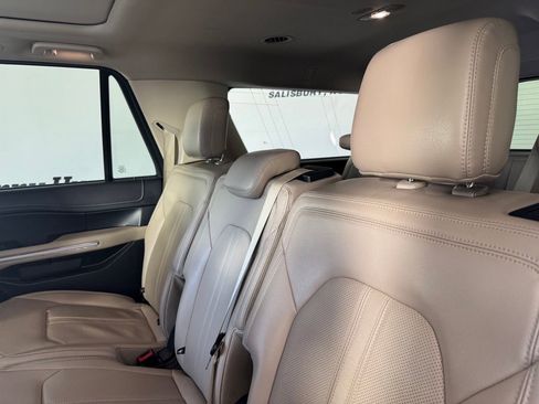 Used 2024 Ford Expedition Max Limited AWD/4WD image 11