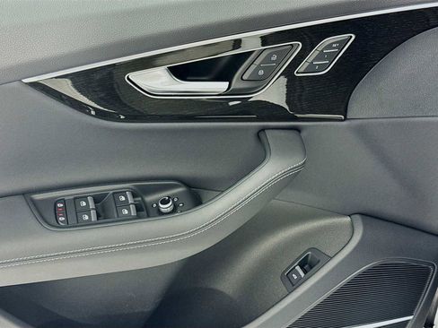 Used 2025 Audi Q7 3.0T Premium Plus w/ Premium Plus Package image 11