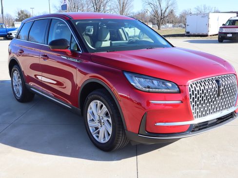 Used 2025 Lincoln Corsair FWD image 3