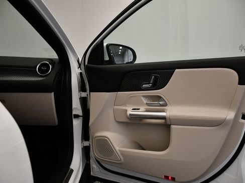 Used 2025 Mercedes-Benz GLA 250 4MATIC image 45