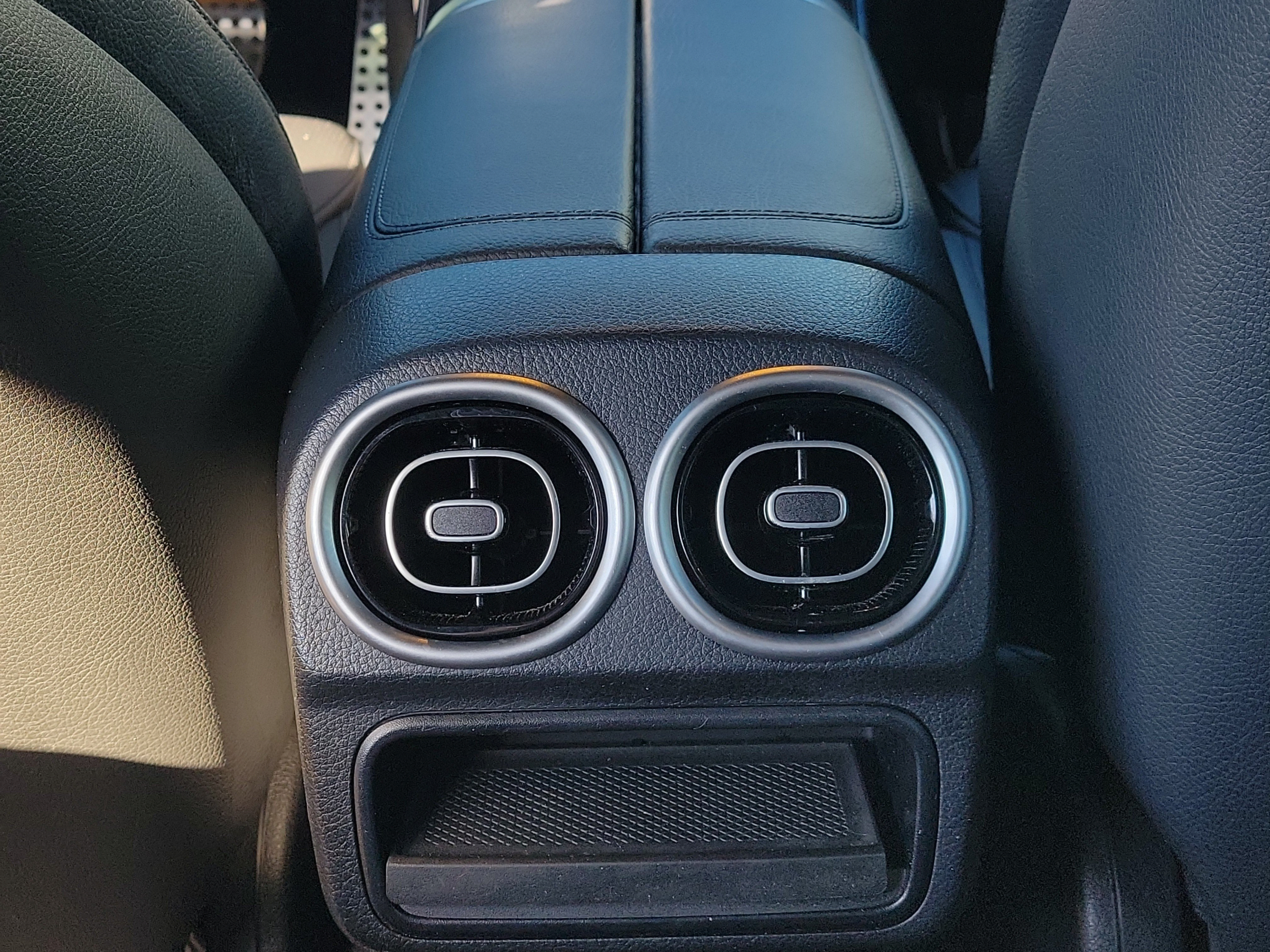 Used 2022 Mercedes-Benz C 300 Sedan image 9