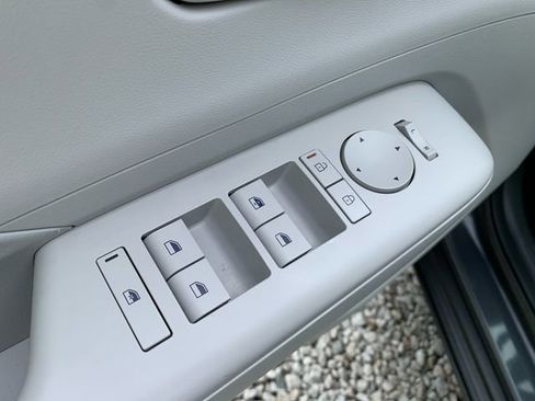 Used 2024 Hyundai Kona SEL FWD image 18