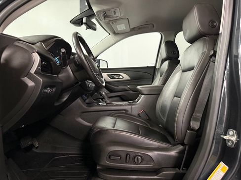 Used 2020 Chevrolet Traverse LT w/ LT Premium Package AWD/4WD image 8