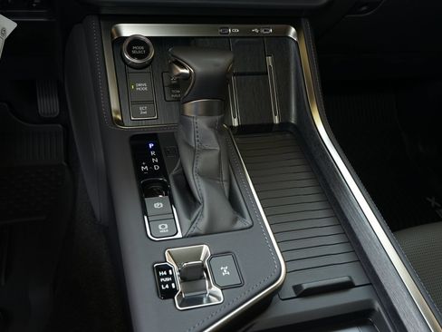 Used 2026 Lexus GX 550 w/ Accessory Package (ZB) AWD/4WD image 12