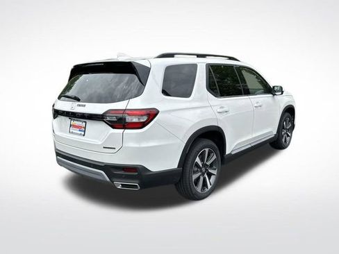 New 2025 Honda Pilot Touring image 5