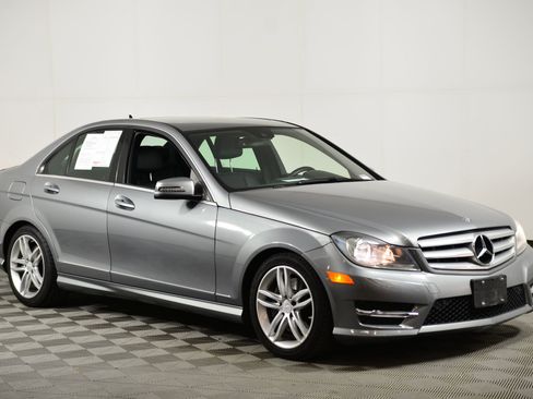 Used 2013 Mercedes-Benz C 300 Sport image 6