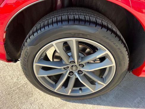 Certified 2025 Audi Q3 2.0T Premium w/ Black Optic Sport Package image 17