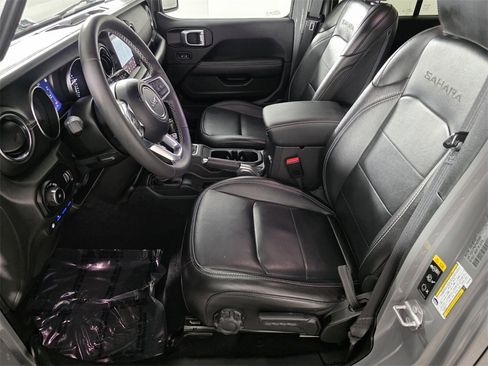 Used 2023 Jeep Wrangler Sahara w/ Safety Group image 10