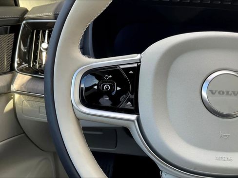 New 2026 Volvo XC90 B6 Ultra w/ Protection Package image 17