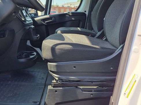 Used 2025 RAM ProMaster 2500 FWD image 10