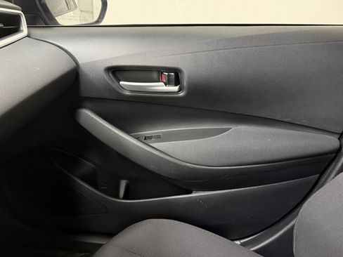 Used 2021 Toyota Corolla LE image 23