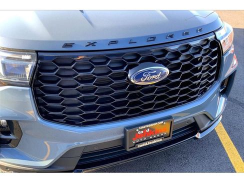 Used 2025 Ford Explorer ST-Line w/ Premium Package AWD/4WD image 33