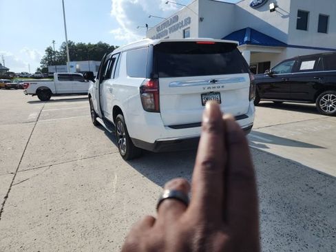 Used 2022 Chevrolet Tahoe LT w/ Luxury Package RWD image 14