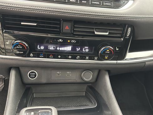Used 2023 Nissan Rogue SL w/ SL Premium Package AWD/4WD image 18