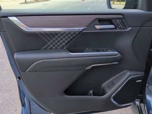 New 2026 GMC Acadia Denali w/ Super Cruise Package image 10