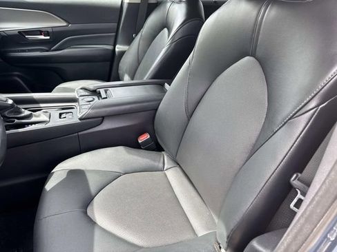 Used 2024 Toyota Grand Highlander AWD image 20