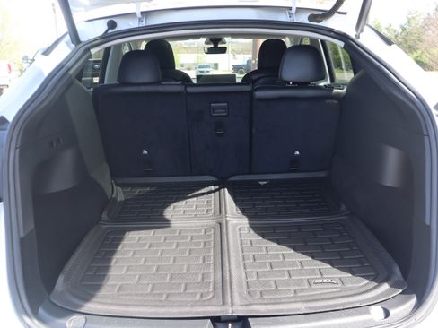 Used 2022 Tesla Model Y Long Range image 27